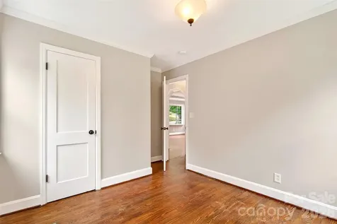 24 Dallas Street Asheville NC 28806