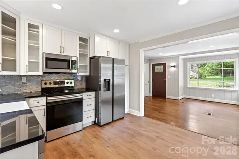 24 Dallas Street Asheville NC 28806