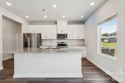 2452 Chartwell Street Stanley NC 28164