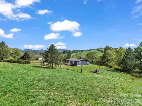 128 Cook Lane Mills River NC 28759