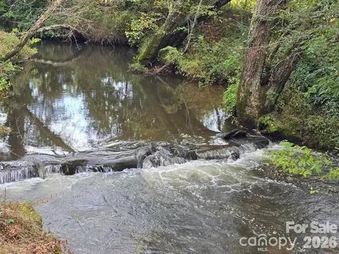 128 Cook Lane Mills River NC 28759