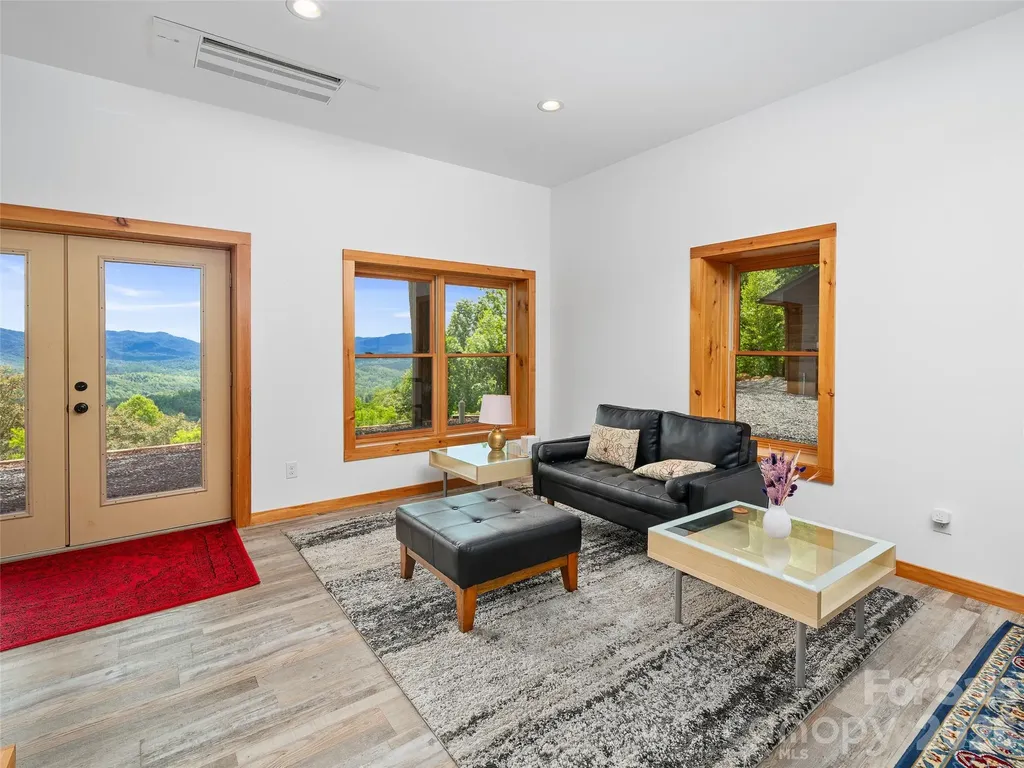 483 Birdie Lane Bakersville NC 28705