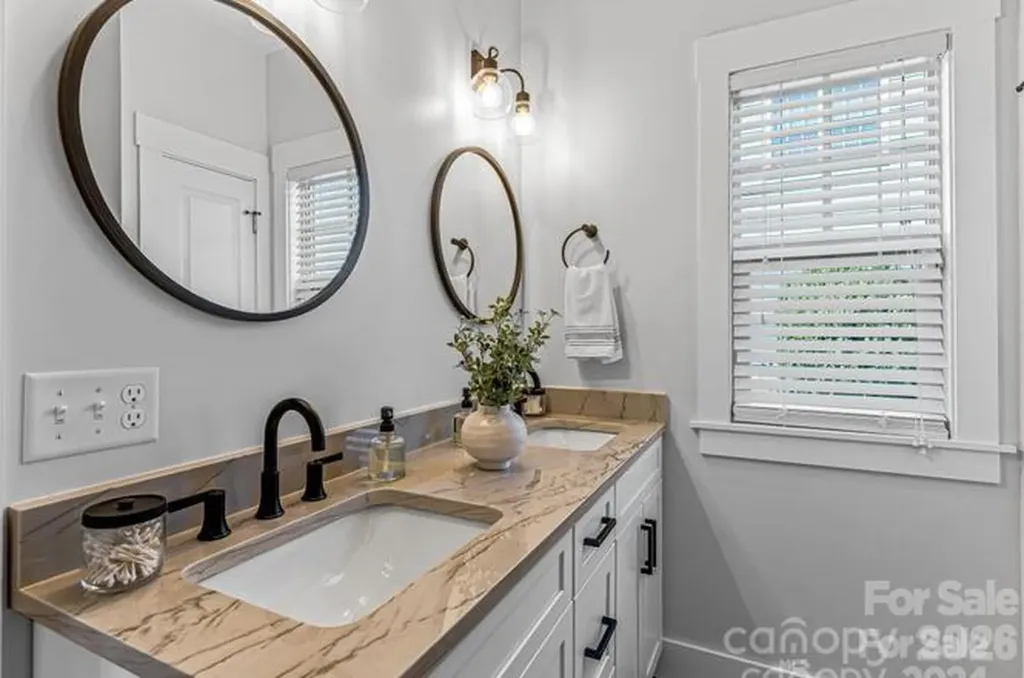 61 Barnrock Drive Mills River NC 28759