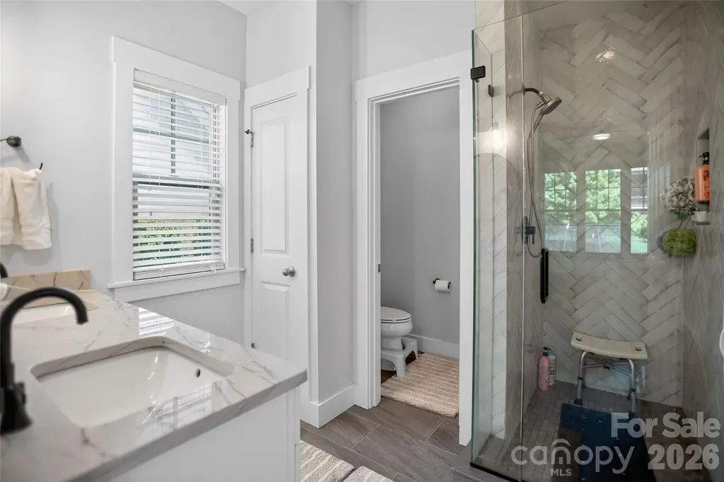 61 Barnrock Drive Mills River NC 28759