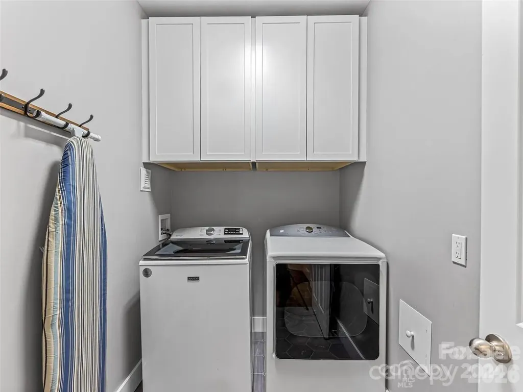 61 Barnrock Drive Mills River NC 28759