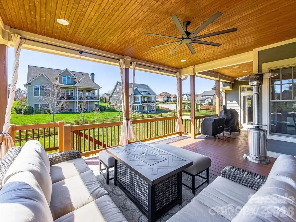 61 Barnrock Drive Mills River NC 28759