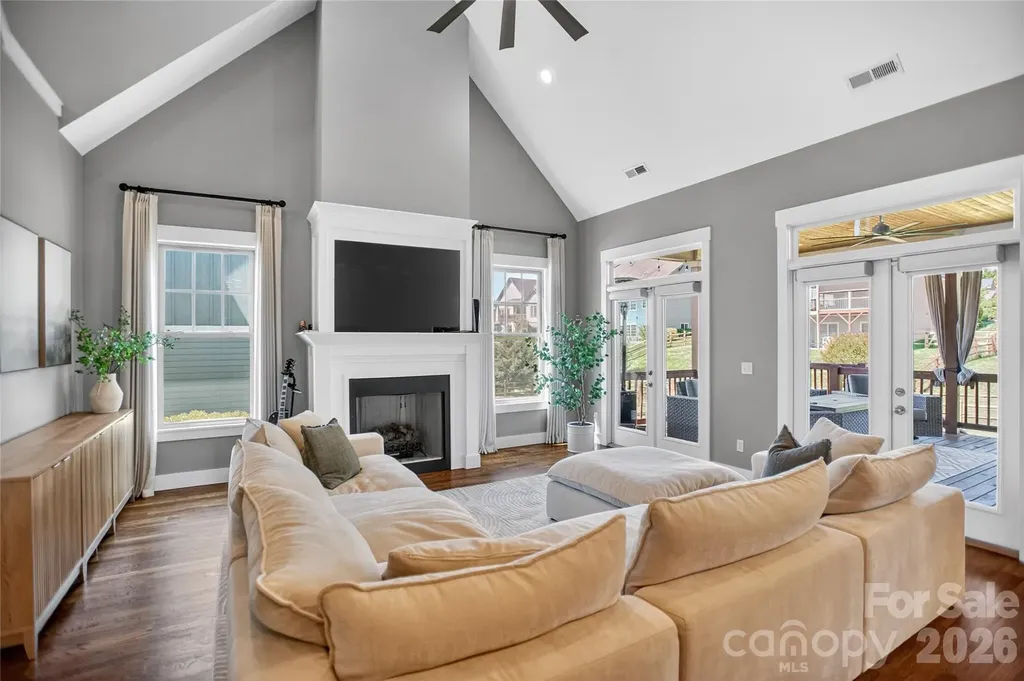 61 Barnrock Drive Mills River NC 28759