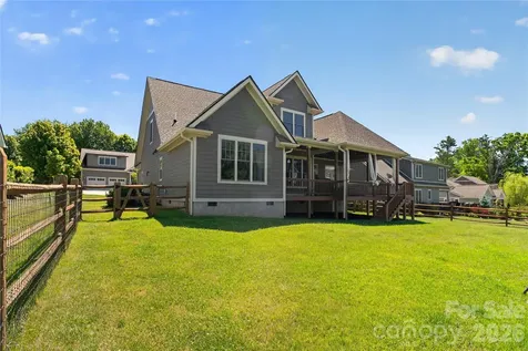 61 Barnrock Drive Mills River NC 28759