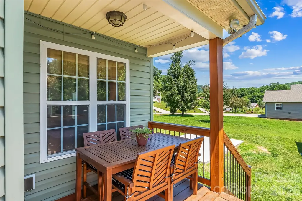 2103 Olde Pond Court SE Hudson NC 28638
