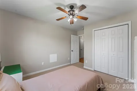 2103 Olde Pond Court SE Hudson NC 28638