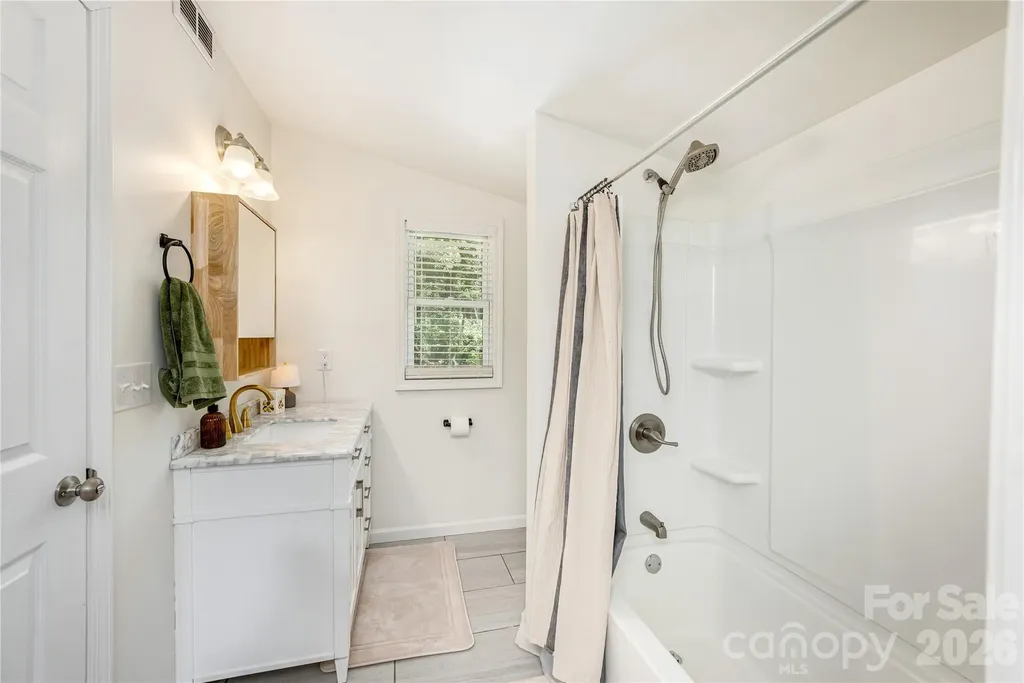 40 Dove Haven Lane Hendersonville NC 28791