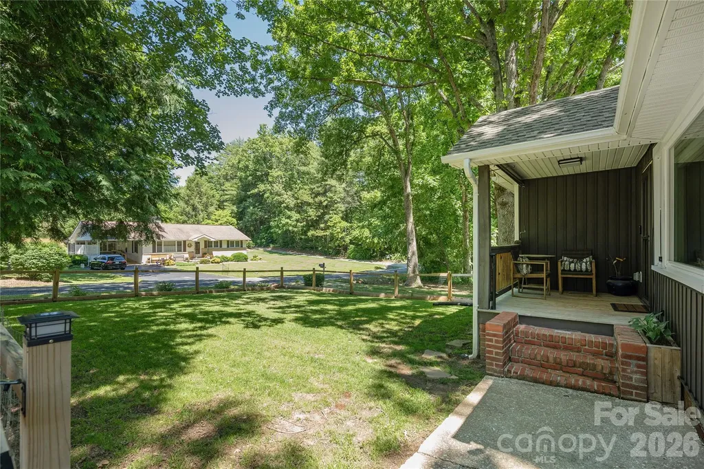 40 Dove Haven Lane Hendersonville NC 28791