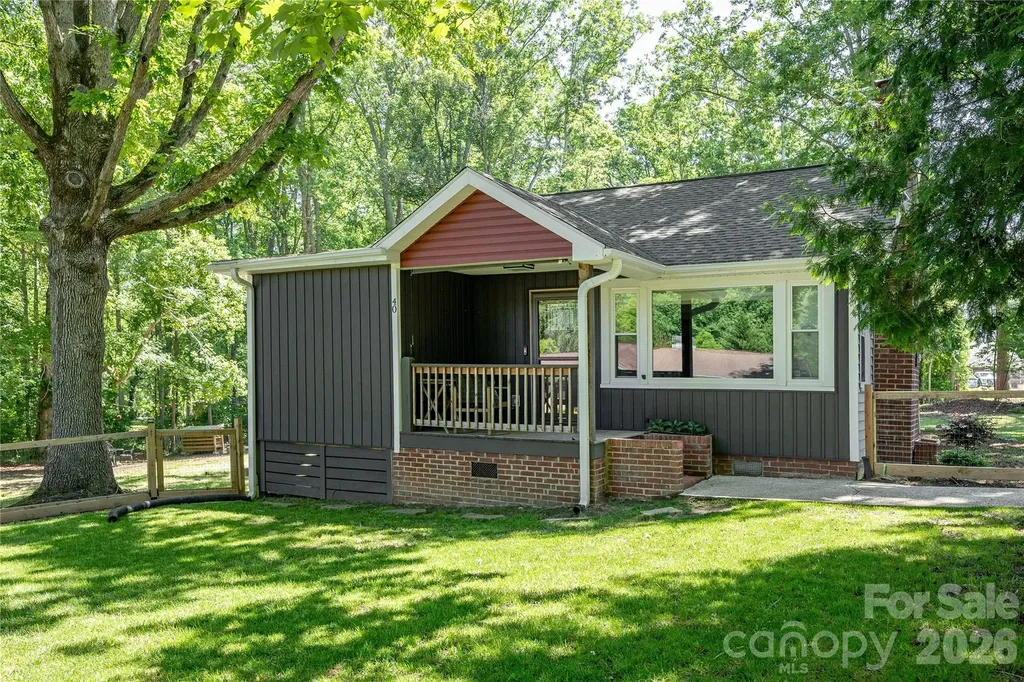 40 Dove Haven Lane Hendersonville NC 28791