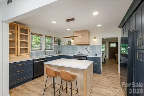 40 Dove Haven Lane Hendersonville NC 28791