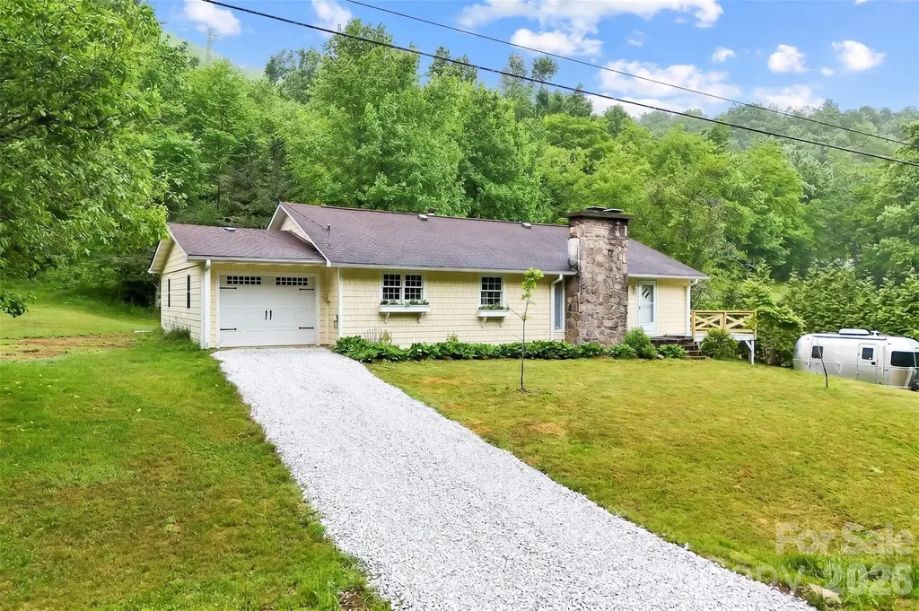 434 Dovers Branch Road Burnsville NC 28714