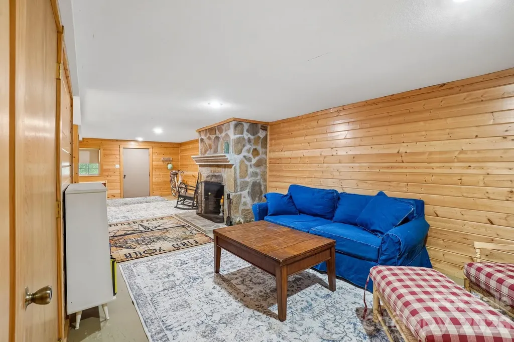 434 Dovers Branch Road Burnsville NC 28714