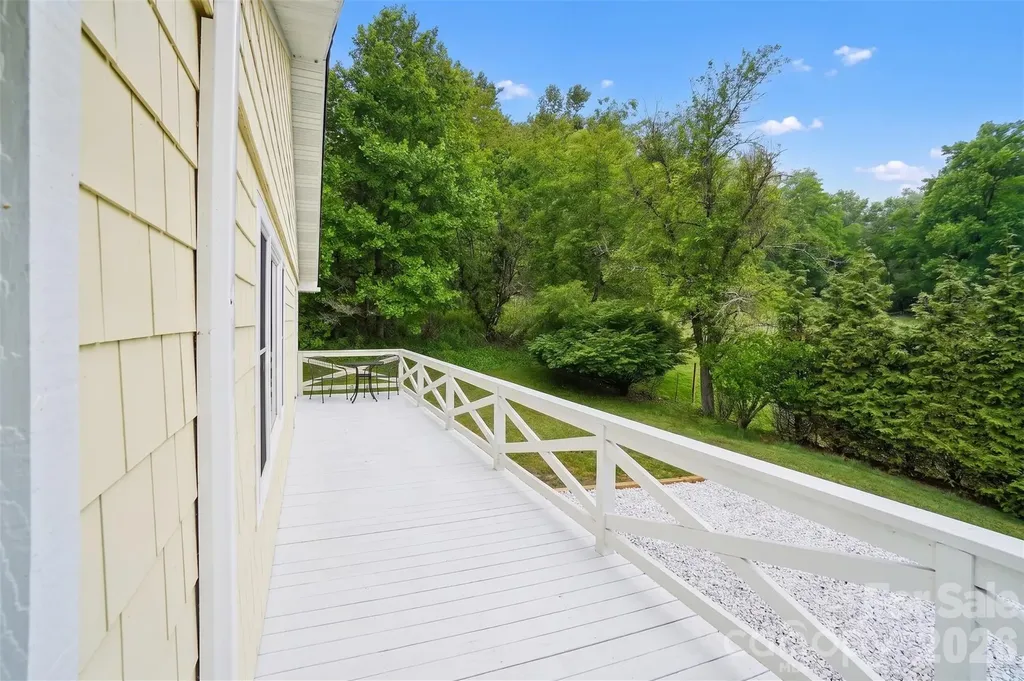 434 Dovers Branch Road Burnsville NC 28714