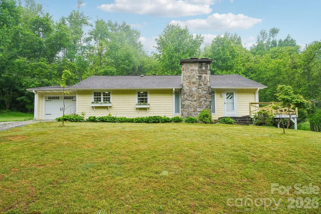434 Dovers Branch Road Burnsville NC 28714