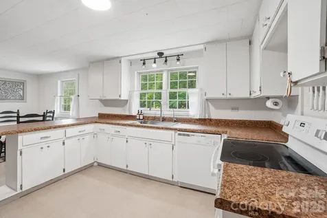 434 Dovers Branch Road Burnsville NC 28714