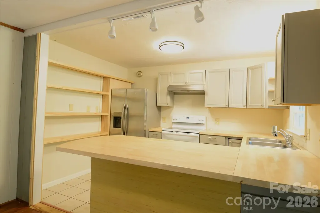 24 Sarabec Hill Road Black Mountain NC 28711