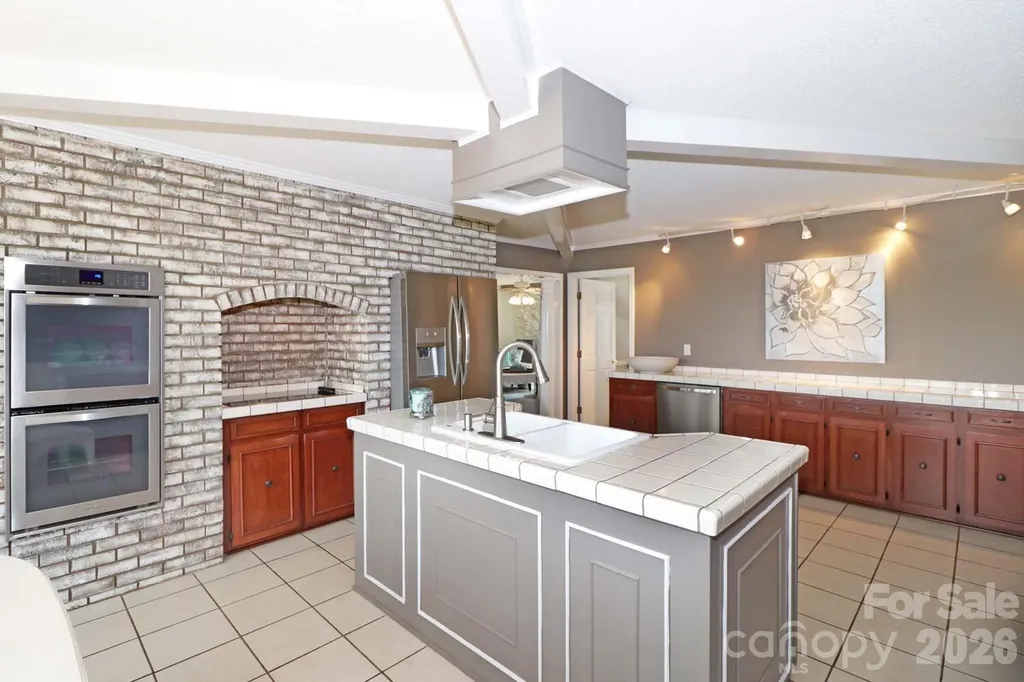 4723 Old Mountain Road Stony Point NC 28678