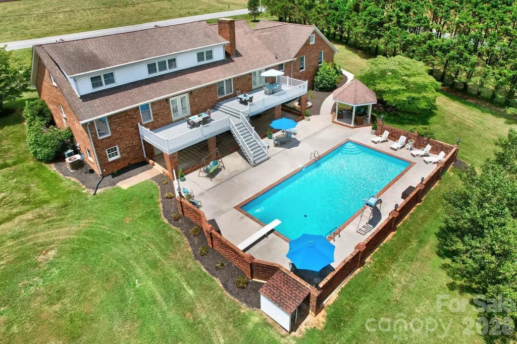 4723 Old Mountain Road Stony Point NC 28678
