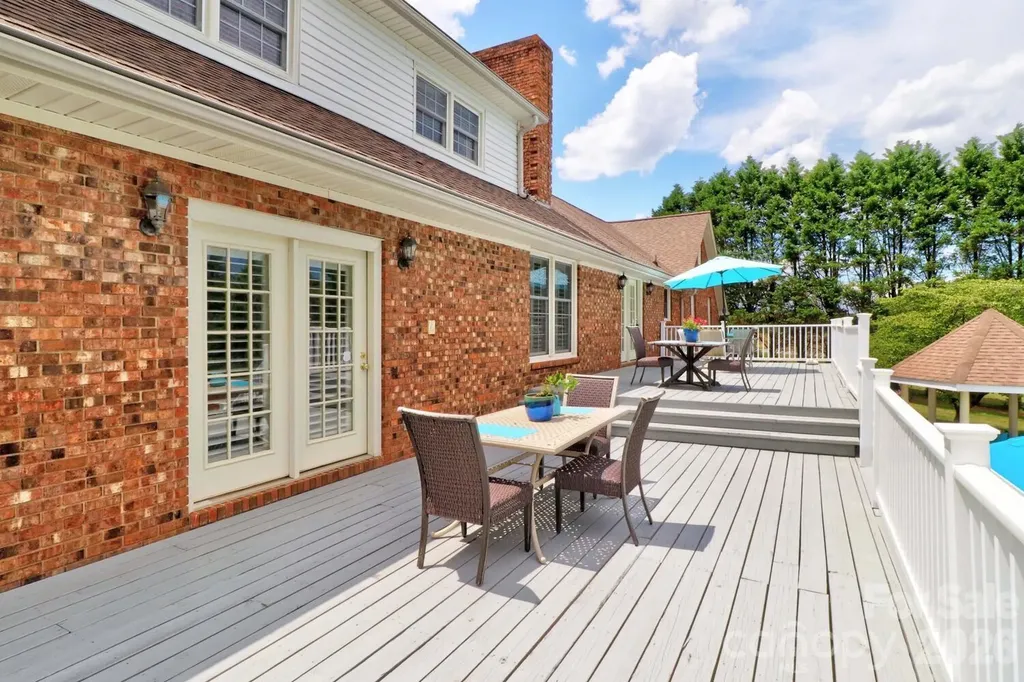 4723 Old Mountain Road Stony Point NC 28678