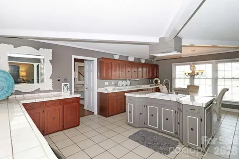 4723 Old Mountain Road Stony Point NC 28678