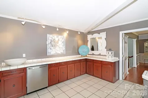 4723 Old Mountain Road Stony Point NC 28678