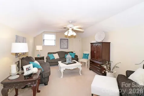4723 Old Mountain Road Stony Point NC 28678