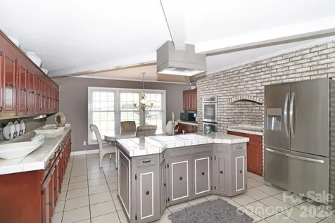 4723 Old Mountain Road Stony Point NC 28678