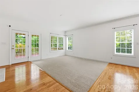 8526 Wren Creek Drive Charlotte NC 28269