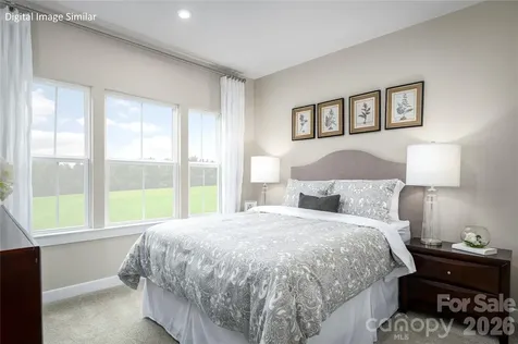 913 Heathway Drive Charlotte NC 28213