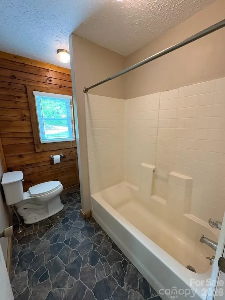 9064 Wildflower Lane Newland NC 28657