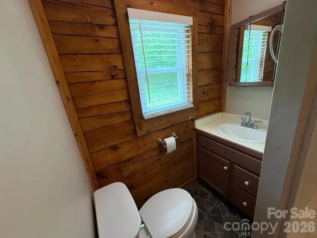 9064 Wildflower Lane Newland NC 28657