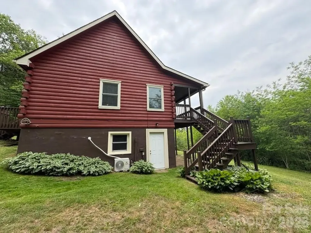 9064 Wildflower Lane Newland NC 28657