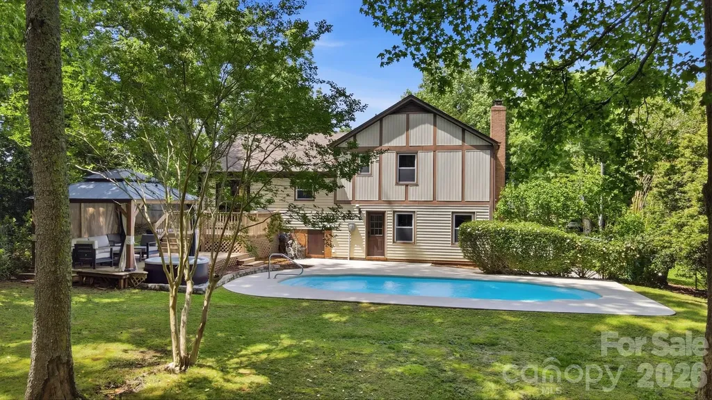 824 Riverwood Road Charlotte NC 28270