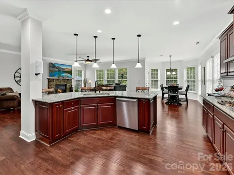 5021 Helena Park Lane Matthews NC 28105