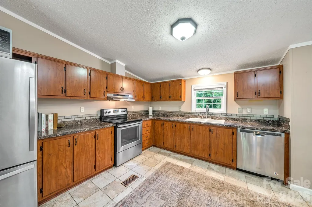 435 Mcminn Road Hendersonville NC 28792