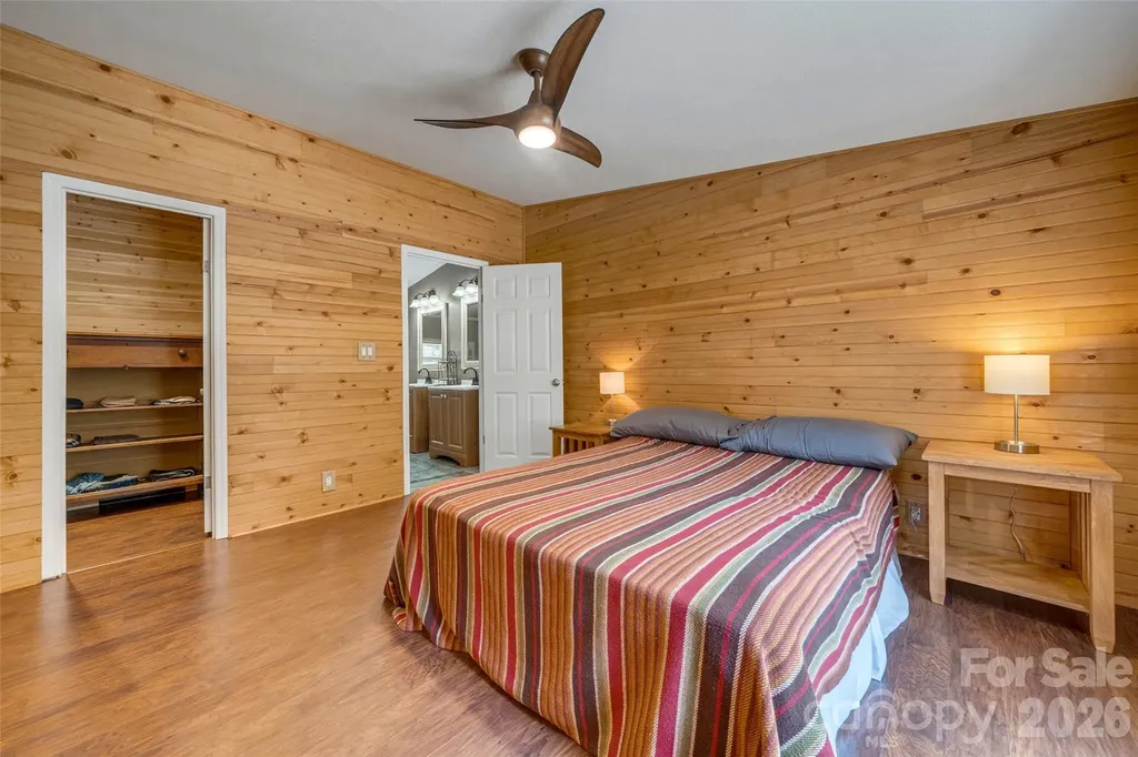 435 Mcminn Road Hendersonville NC 28792