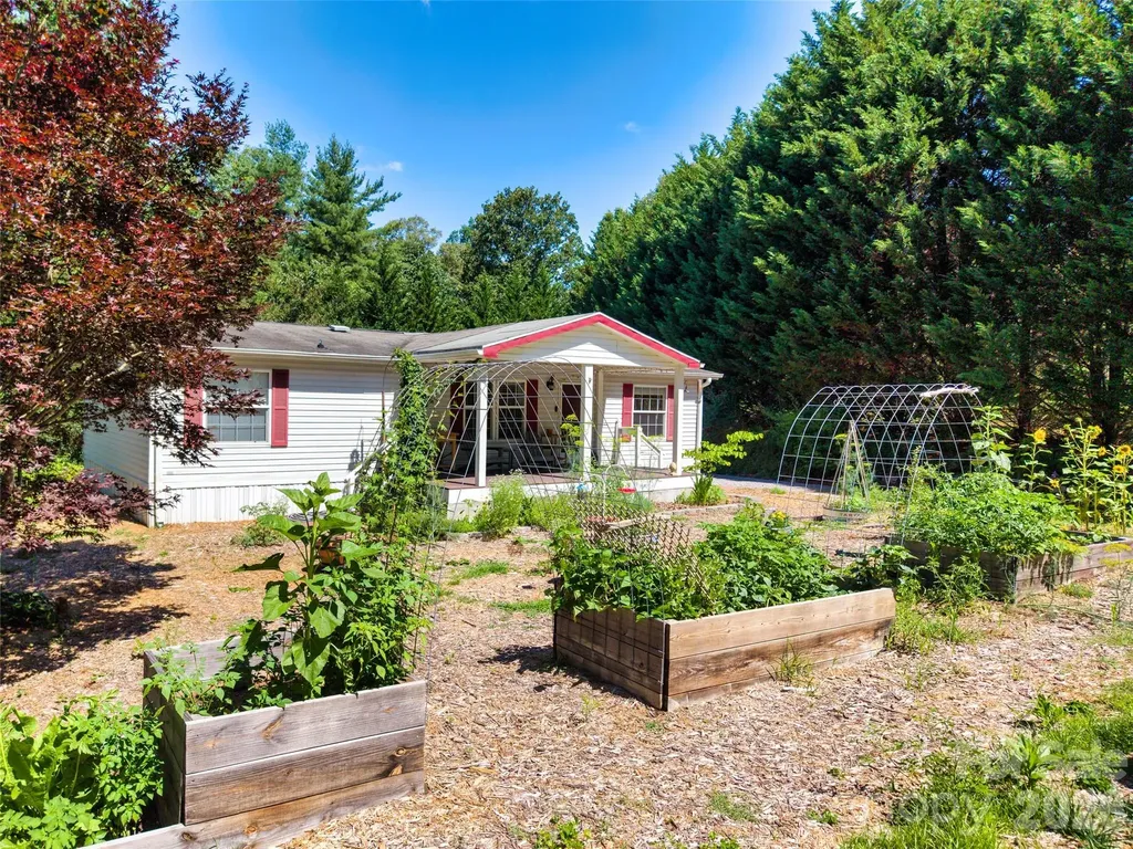 435 Mcminn Road Hendersonville NC 28792