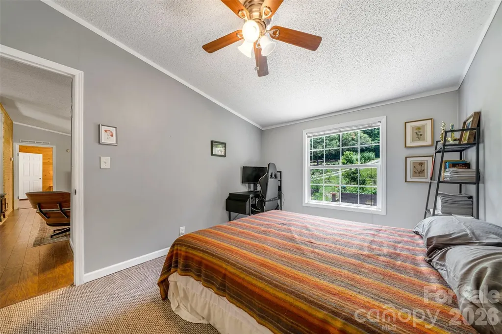 435 Mcminn Road Hendersonville NC 28792