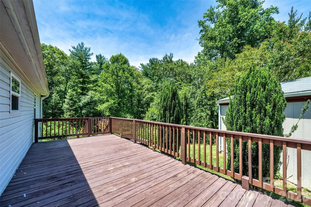 435 Mcminn Road Hendersonville NC 28792