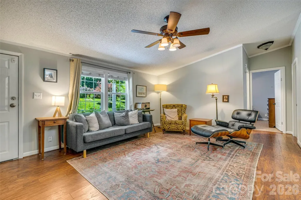 435 Mcminn Road Hendersonville NC 28792