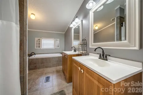 435 Mcminn Road Hendersonville NC 28792