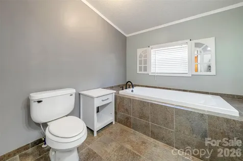 435 Mcminn Road Hendersonville NC 28792
