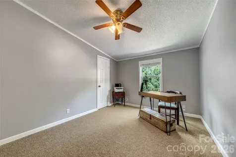 435 Mcminn Road Hendersonville NC 28792