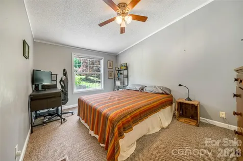435 Mcminn Road Hendersonville NC 28792