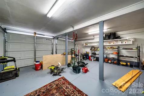 435 Mcminn Road Hendersonville NC 28792