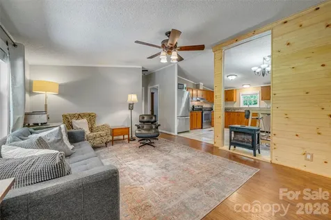 435 Mcminn Road Hendersonville NC 28792